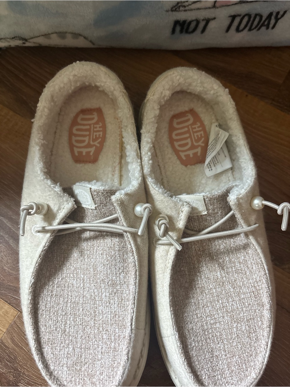 Hey Dude Women's Beige Cream Slip-On Slippers - Picture 2 of 4